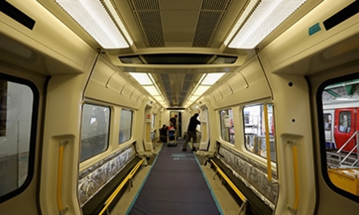 El fabricante de trenes Bombardier construye material rodante tanto para la circulaci�n de trenes de largo recorrido y el metro de Londres.