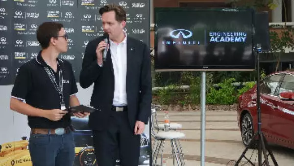 estudiante ganador Nissan Infiniti