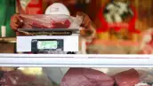 Más cerdo, menos res: el alza de precios redibuja la dieta de los hogares