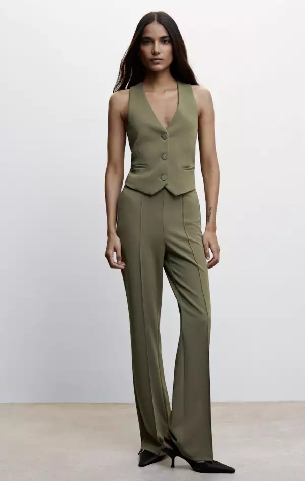 Chaleco verde de Mango.
