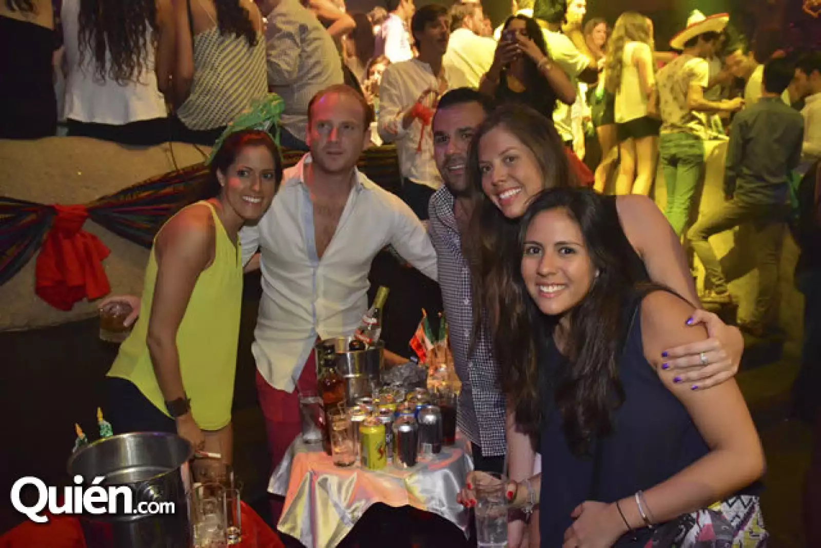 Gabriela Medellín,Miguel Carbajal,Emilio Irabien con Roberta y Fernanda Medellín.