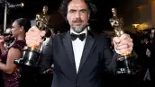 Para sorpresa de muchos, el director mexicano se dirigió a sus compatriotas durante su discurso cuando subió a recoger su Oscar a Mejor Película. Ve el discurso completo.