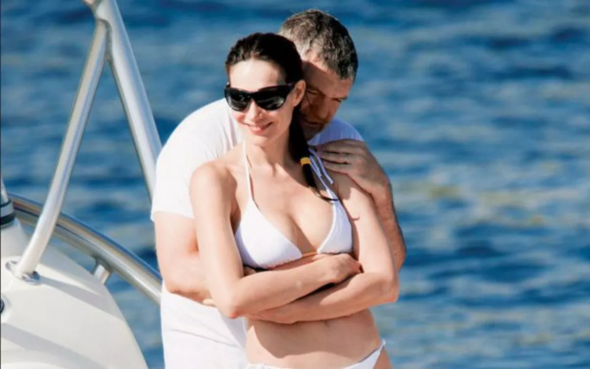 Adriana hoy tiene 39 años y Juan 56. Aquí en sus vacaciones familiares en Croacia el verano del año pasado.