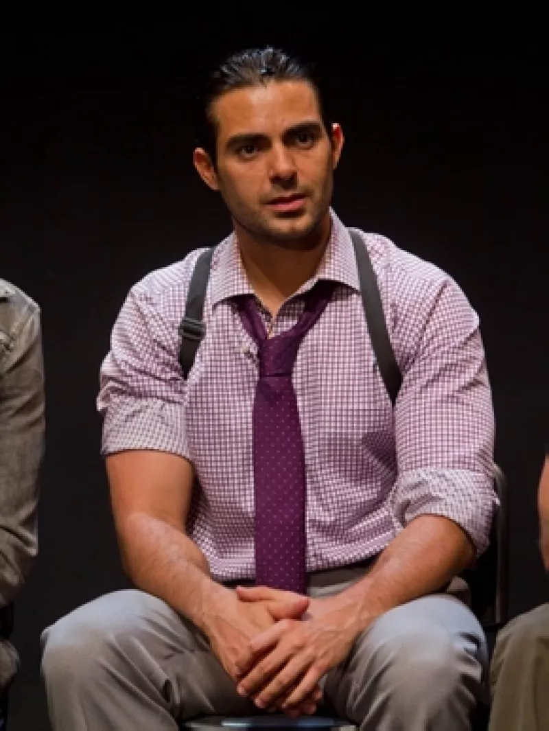 El cantante mexicano no pudo controlar su enojo en contra de un reportero de Univisión, quien le cuestionó sobre Dios y su madre.