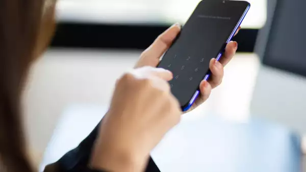 ¿Puedo recuperar mi línea de celular si lo suspenden por no registrarlo?