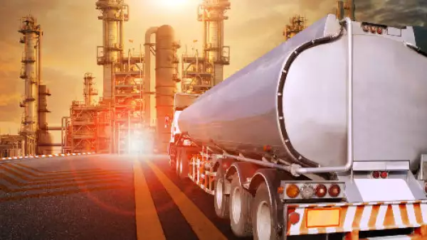 cami�n de transporte de petroqu�micos