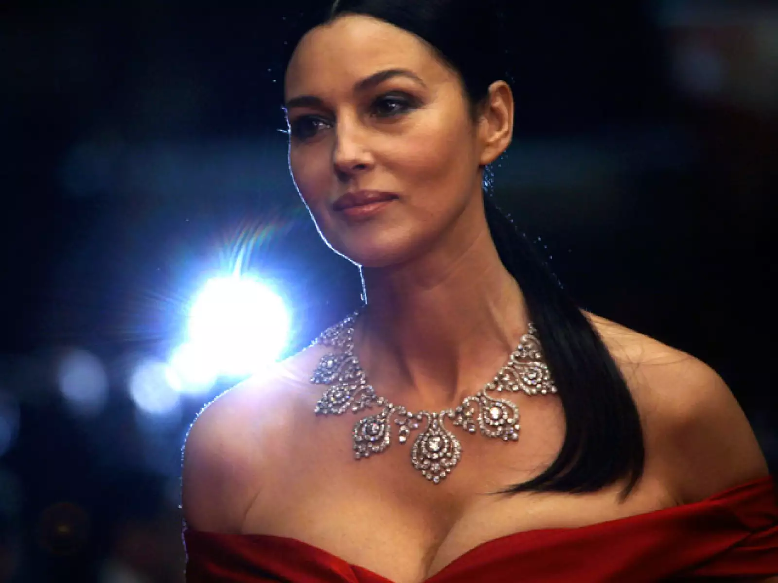 Ha trabajado tanto en cine francés como estadounidense. Entre las cintas más destacadas de Hollywood está `Matrix Reloaded´ (2003), `Matrix Revolutions´ (2003) y `La Pasión de Cristo´ (2004).