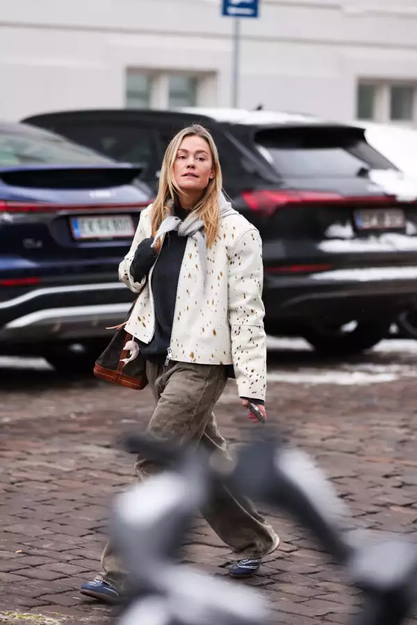 Copenhagen str F26 0310.jpg