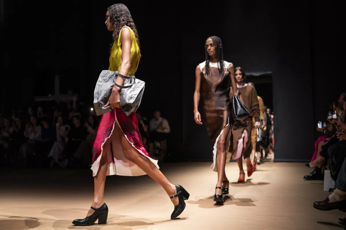 Prada atm S23 008.jpg