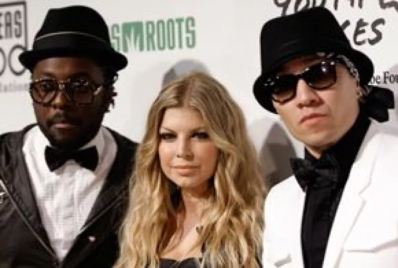 El grupo ofreció su quinto show anual a beneficio de la Fundación Peapod, que provee educación musical y artística a niños alrededor del mundo.