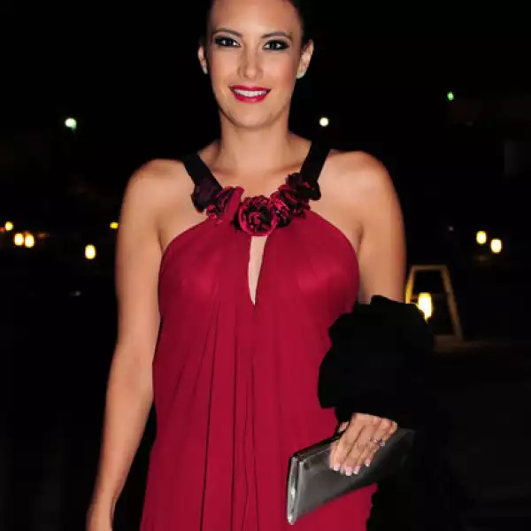 Alejandra Minakata apostó por el rojo, un básico para la temporada otoño-invierno.