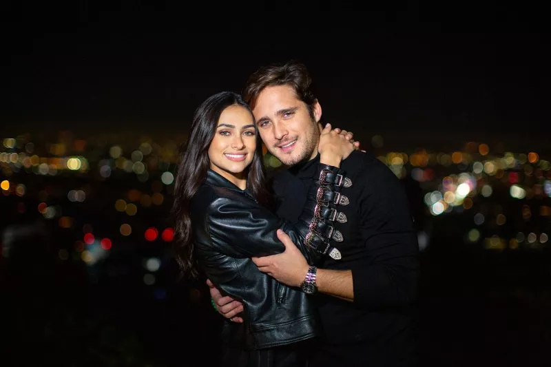 Renata Notni y Diego Boneta.