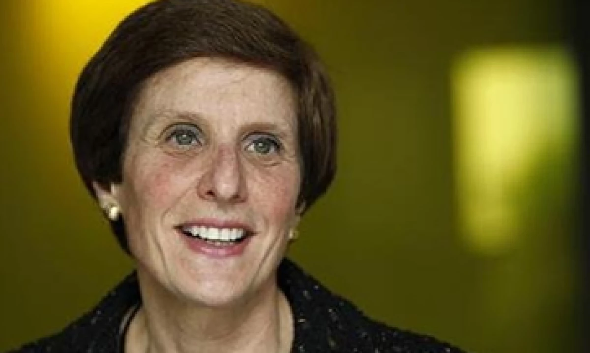 Irene Rosenfeld, CEO de Kraft Foods cambió su estrategia de expansión tras adquirir la empresa británica Cadbury en el 2010. (Foto: Reuters)