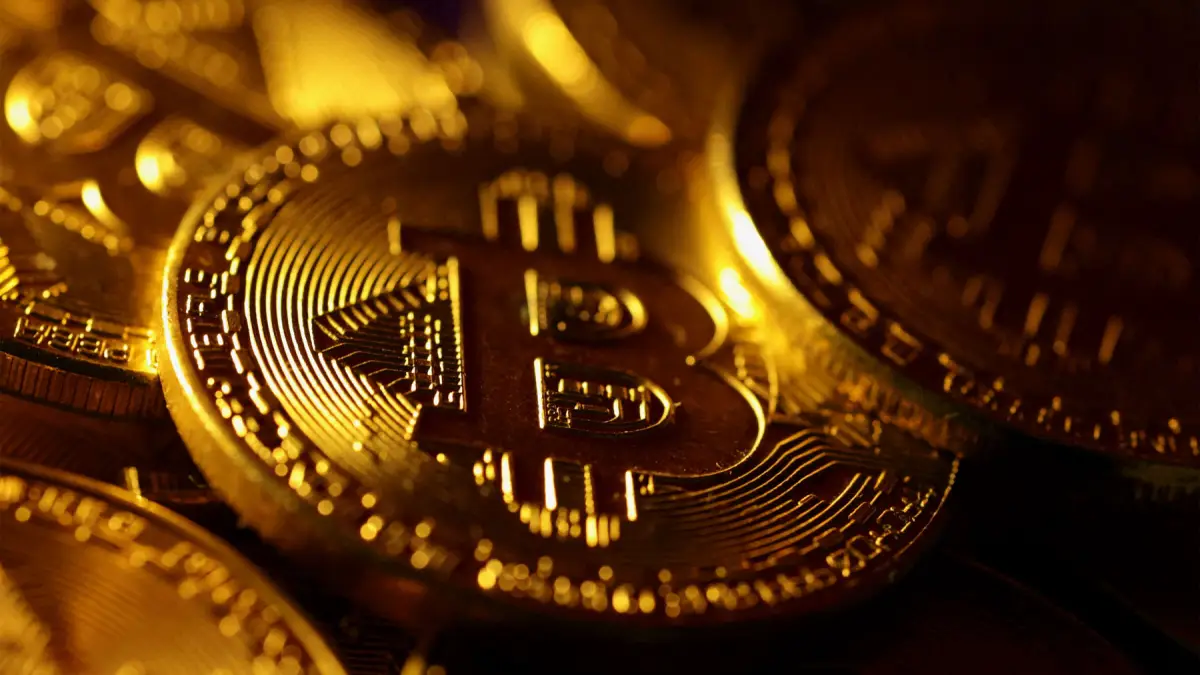 El Salvador transfiere más de 5,600 bitcoin a una “billetera fría”, ¿qué significa eso?