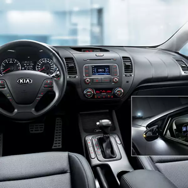 El puesto de manejo está pensado al conductor y tiene un diseño intuitivo que combina funcionalidad y estilo.