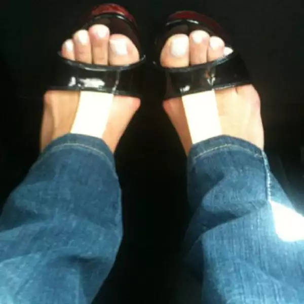 Y para el calor que ha imperado en el DF, Lucero tiene estos lindos zapatos.