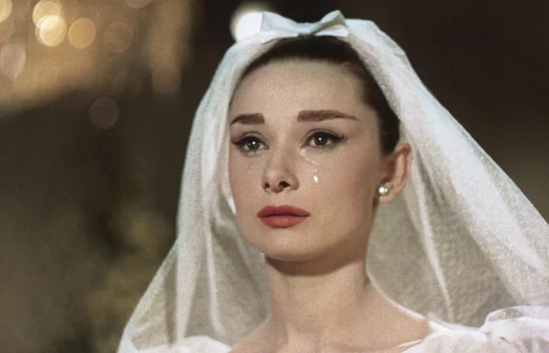 AUDREY-MEGHAN-BODA-696x448