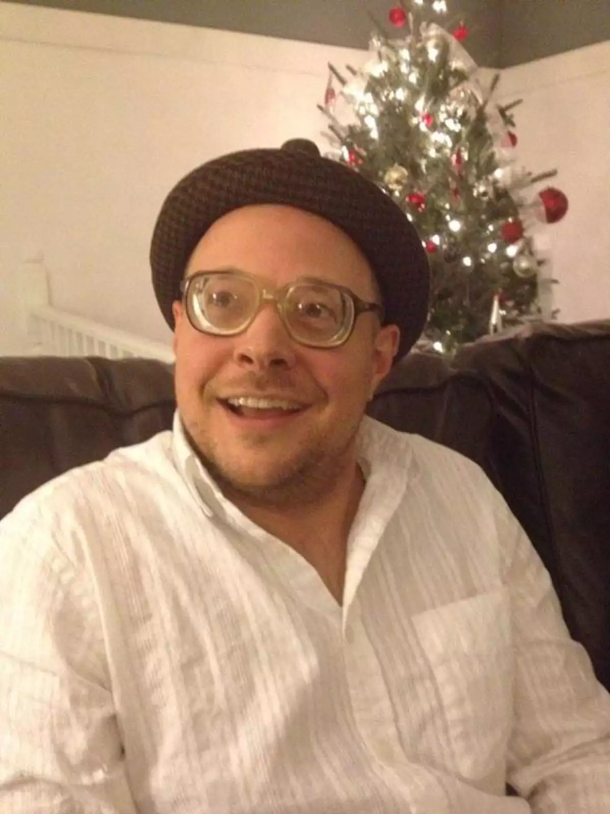 Actualmente Harvey se ve así, siendo esta una de sus últimas fotografías que publicase en su red social de Twitter.