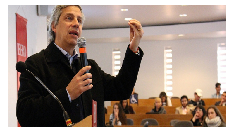 Claudio X. González