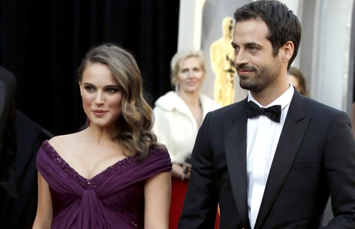 Natalie Portman y Benjamin Millepied en los Oscar 2011.