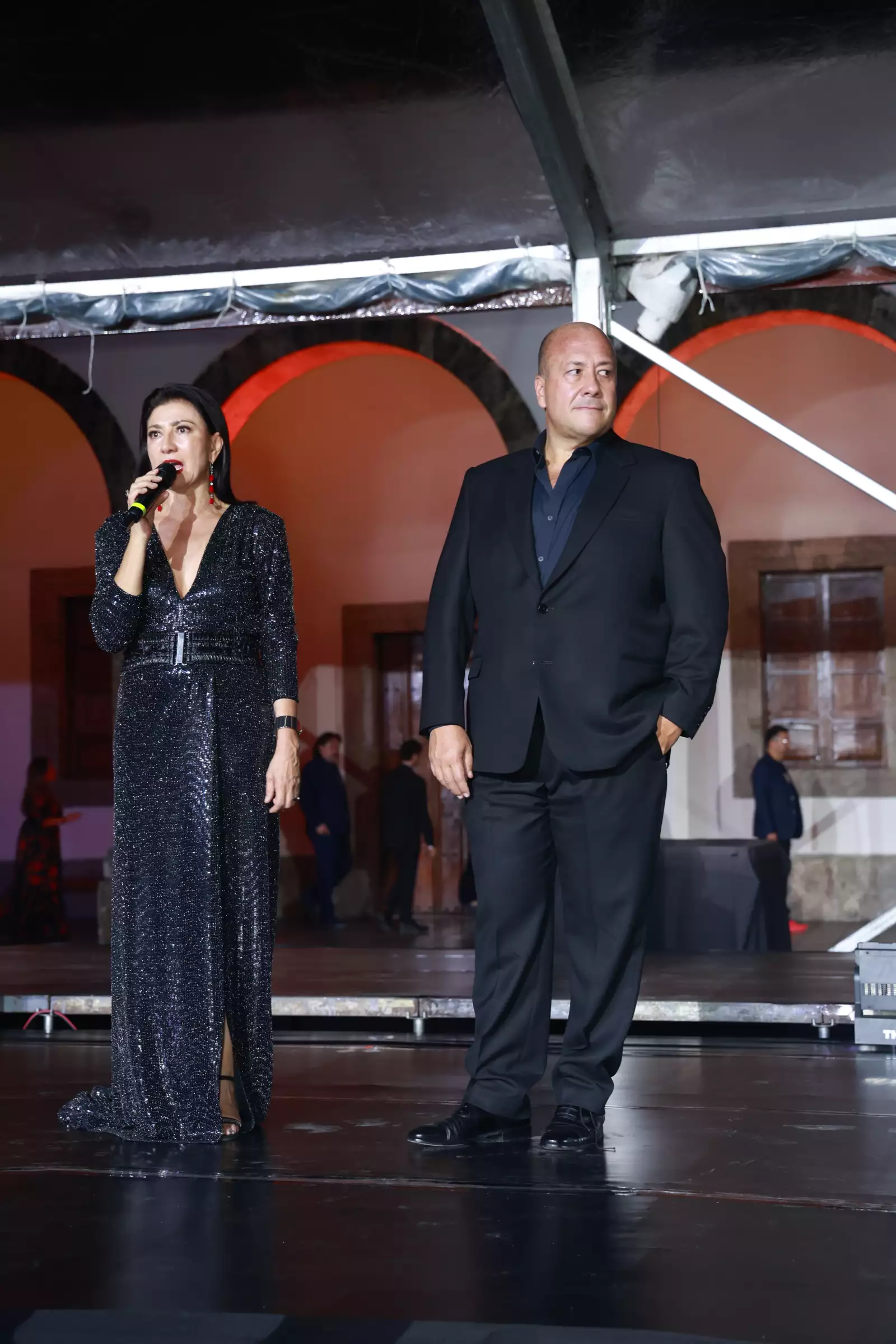 Leticia Huijara y Enrique Alfaro 