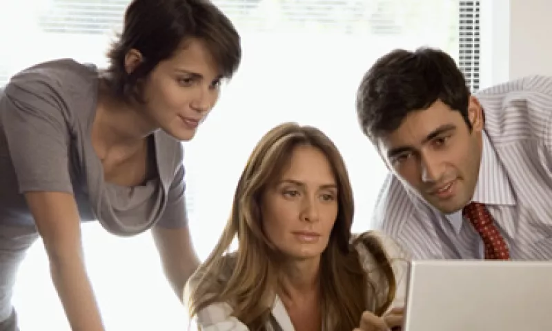 La web influye cada vez más en la experiencia de compra de los usuarios, dice Google. (Foto: Thinkstock)