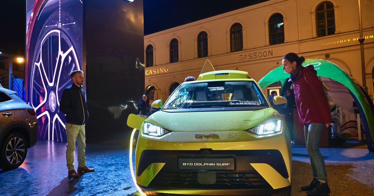 AUTOS ELÉCTRICOS: CHINOS DERRIBAN PRECIOS DE LUJO