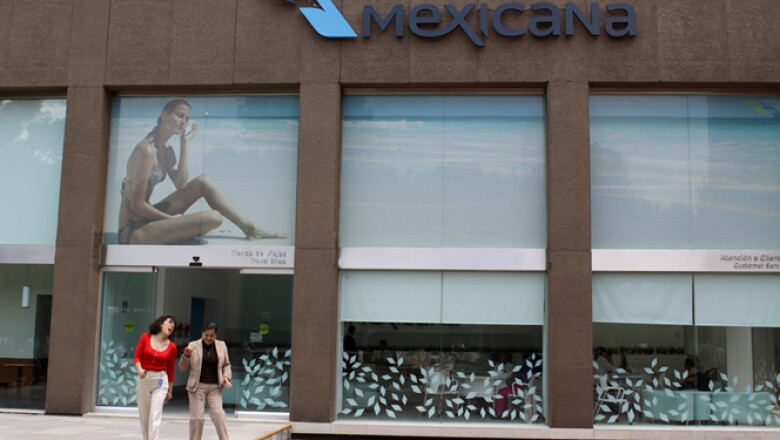 En 2005 Grupo Posadas, encabezada por Gastón Azcárraga, adquirió a Mexicana. Actualmente la PGR busca al empresario y le acusa de operaciones con recursos de procedencia ilícita.