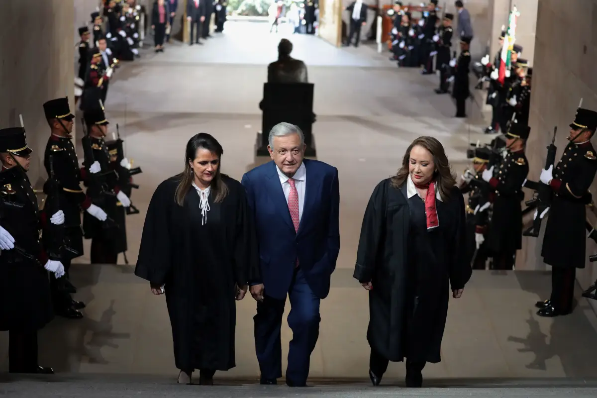 Andrés Manuel López Obrador acompañó al ministro presidente de la Suprema C0rte de Justicia de la Nación Arturo Zaldívar Lelo de Larrea.