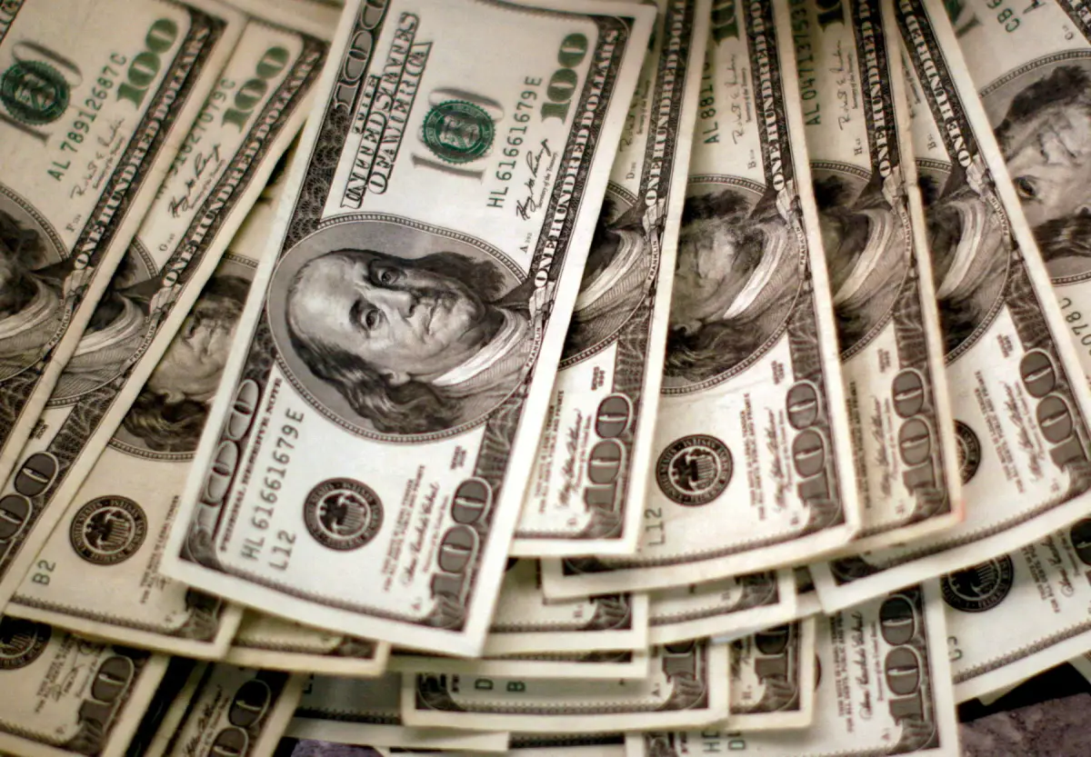 El índice dólar alcanzó su nivel más alto frente a otras monedas desde noviembre, tras recuperación económica y mayores rendimientos de los bonos de EU. El euro, la libra esterlina y el yen cotizaron hoy en mínimos