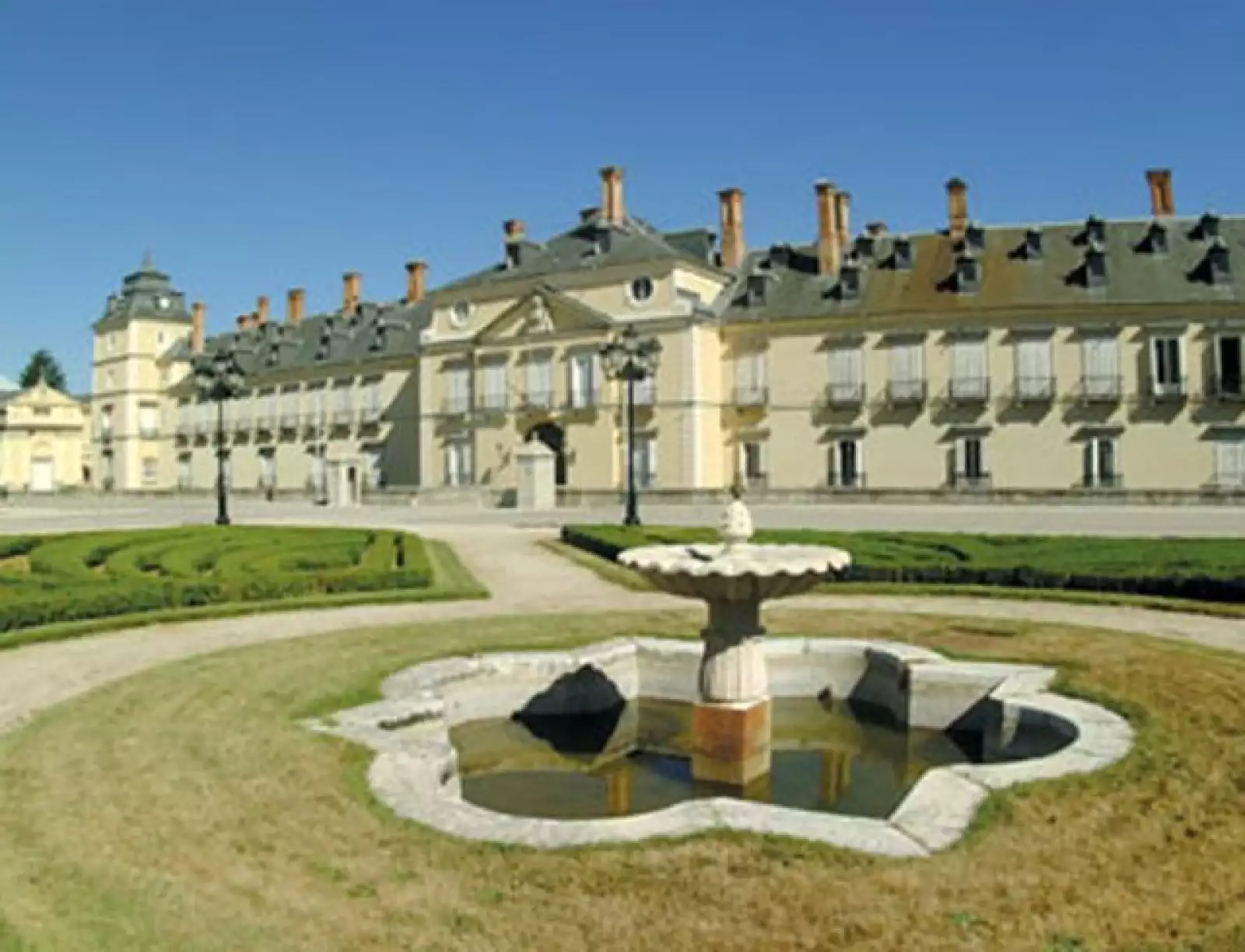 Fue el 6 de noviembre cuando Felipe de España pidió la mano de Letizia ante sus familiares y 300 reporteros en el Palacio de El Pardo.