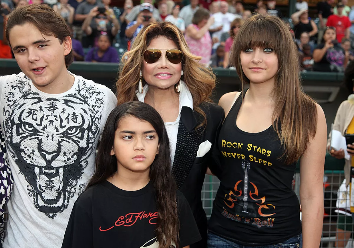 Prince Jackson, La Toya Jackson, Prince Michael Jackson II y Paris Jackson
