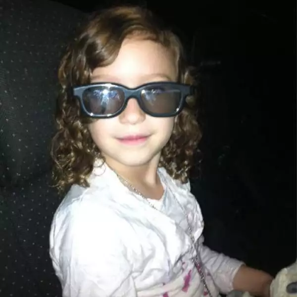 Sus papás suelen compartir fotos de sus pequeñas a través de redes sociales.