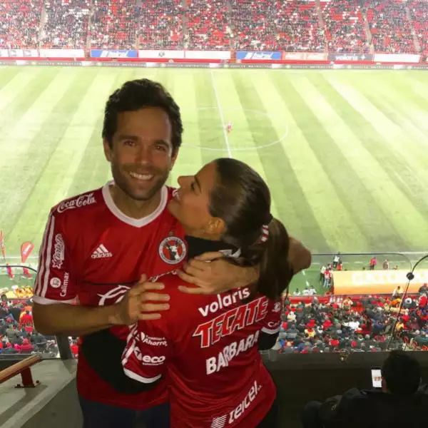 La pareja esta aprovechando sus últimos momentos de soltería antes de dar el siguiente paso el próximo febrero.