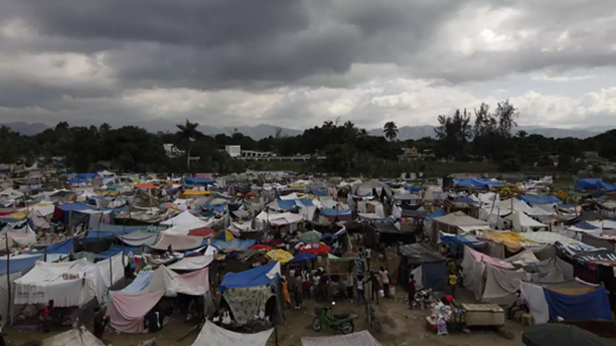 La lluvia añade penurias a miles de haitianos