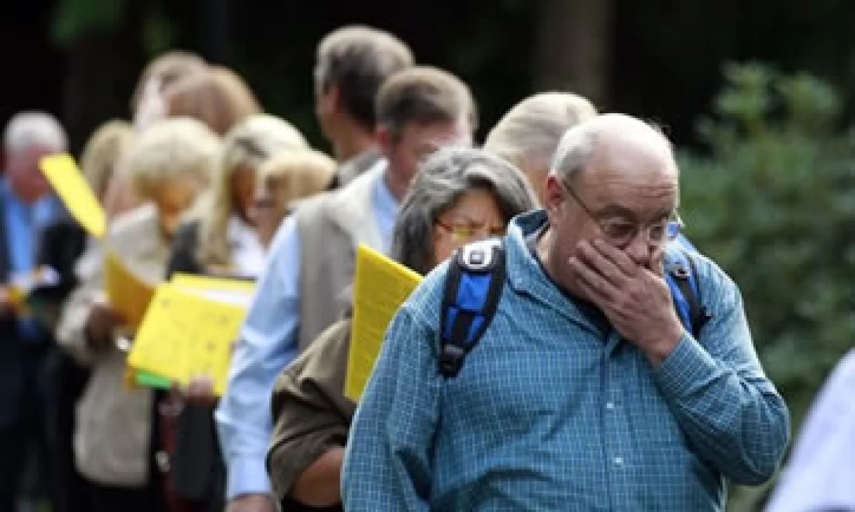 El promedio móvil de cuatro semanas de solicitudes cayó a 408,000.(Foto: AP)