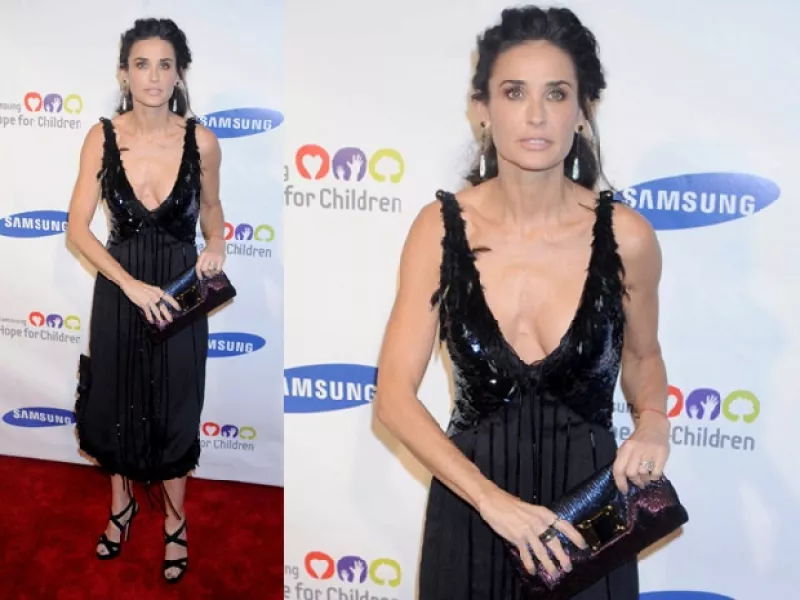 La actriz desfiló por la alfombra roja de una gala benéfica , donde evidenció un cambio en su ya de por sí esbelta complexión física, dando así pie a rumores de una posible anorexia.