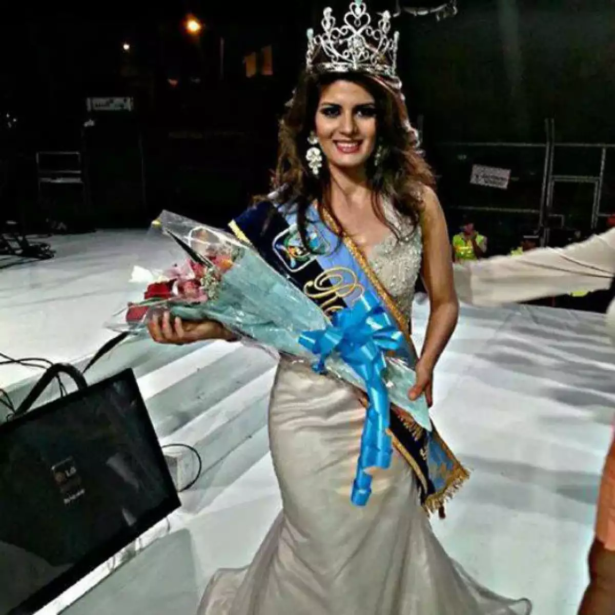 Catherine Cando, una miss ecuatoriana de 20 años, falleció a causa de una lipoescultura abdominal que previamente declaró no se quería hacer; se presume negligencia médica.