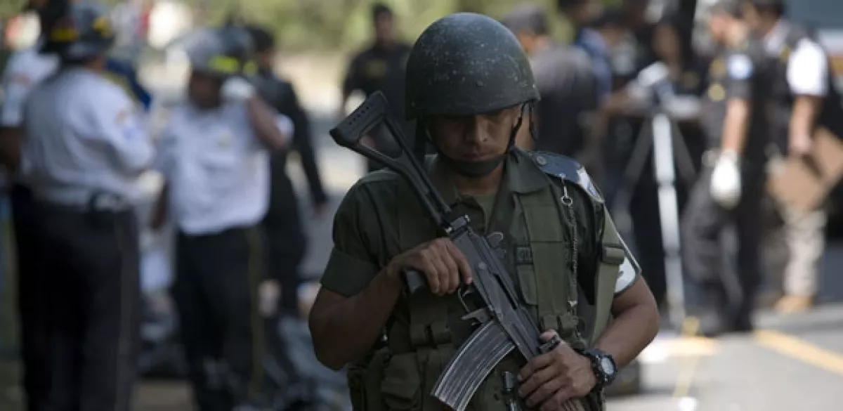 Los militares, pertenecientes a la VII Zona, se desplegaron por el área buscando a los delincuentes.