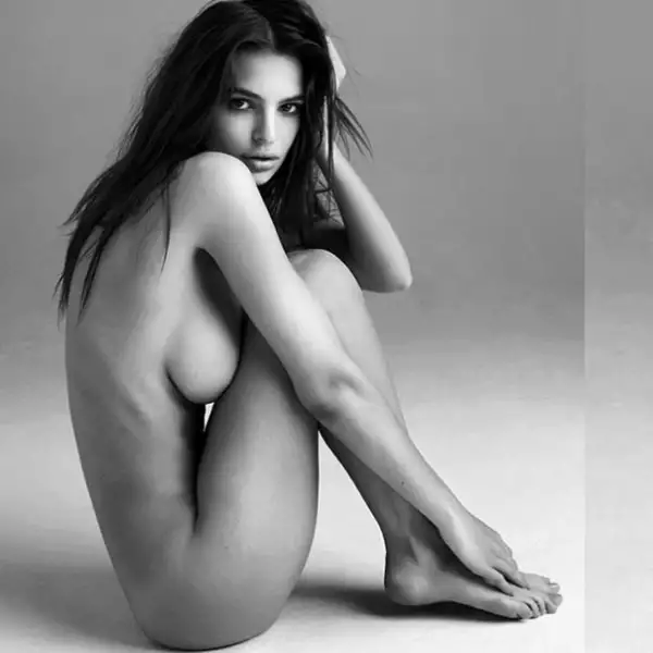 Aquí se muestra en un desnudo más artístico.