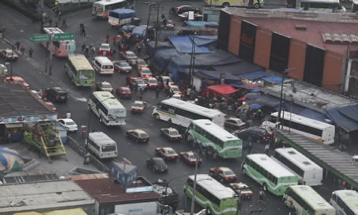 Waze también informará si los embotellamientos se están creando o liberando. (Foto: Cuartoscuro)