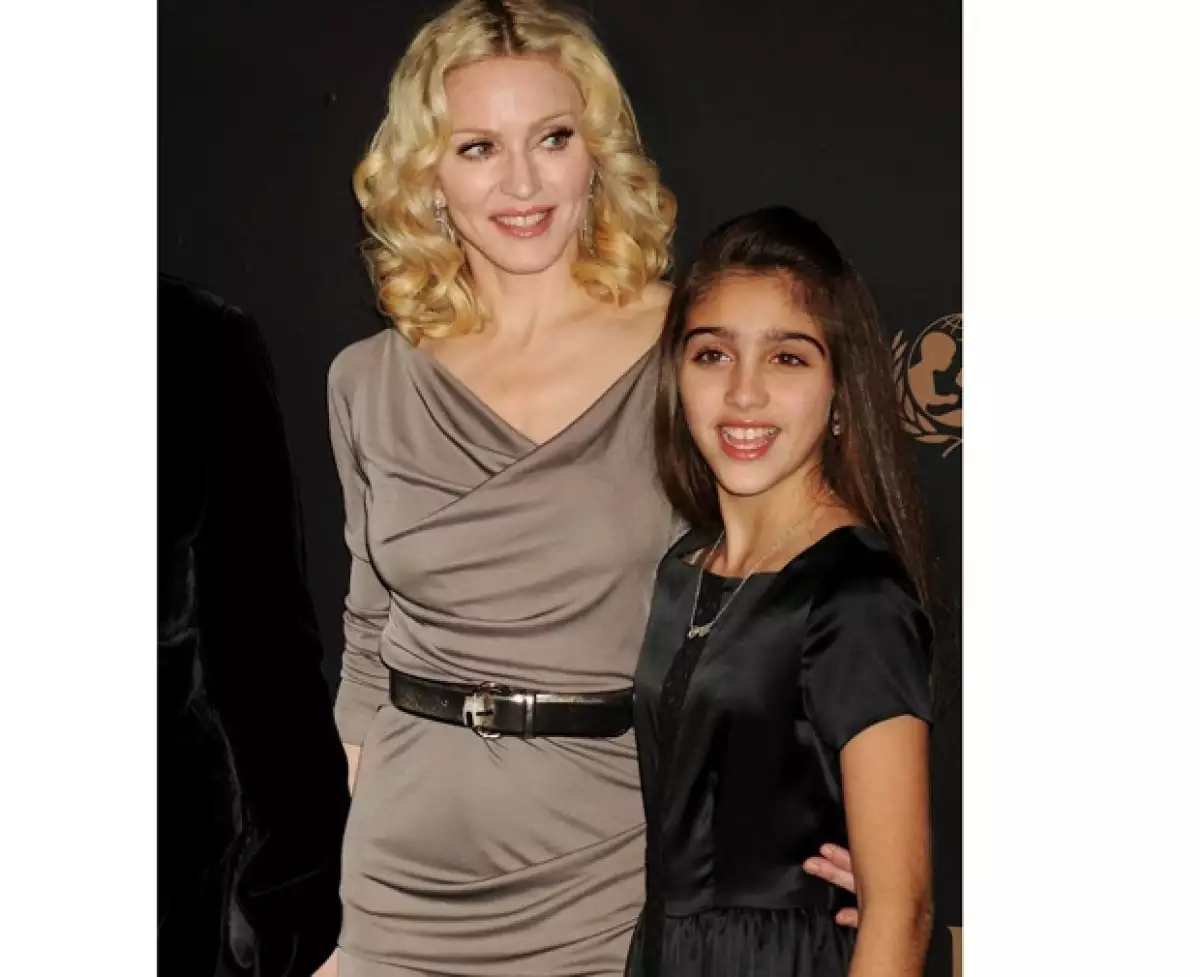 A los 12, ingresó a una escuela de actuación.