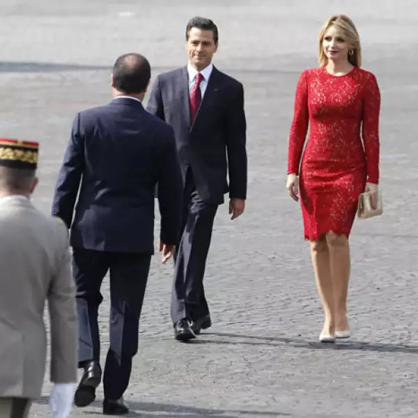 El presidente de Francia, Francois Hollande, recibió a Peña Nieto y Angélica Rivera en el segundo día de su visita de Estado.