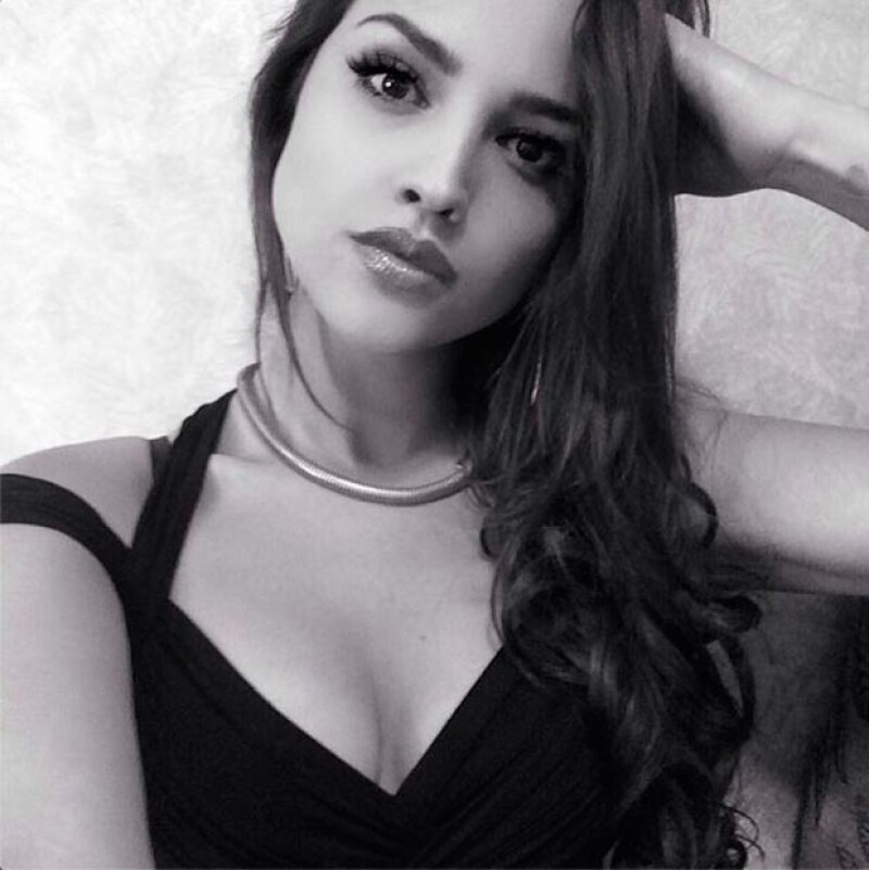 Con esta imagen Eiza anunció que había acabado las grabaciones de la serie y que estaba de vuelta en casa.