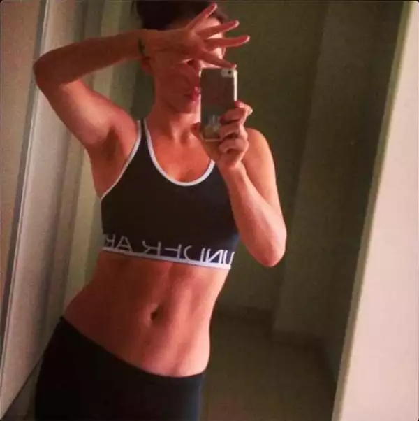 Esta fue la primera fotografía que publicó mostrando su figura post-baby, logrando los elogios de todos sus seguidores.