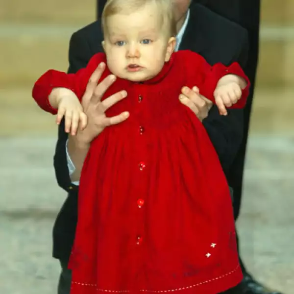 Nació en Anderlecht, Bruselas.