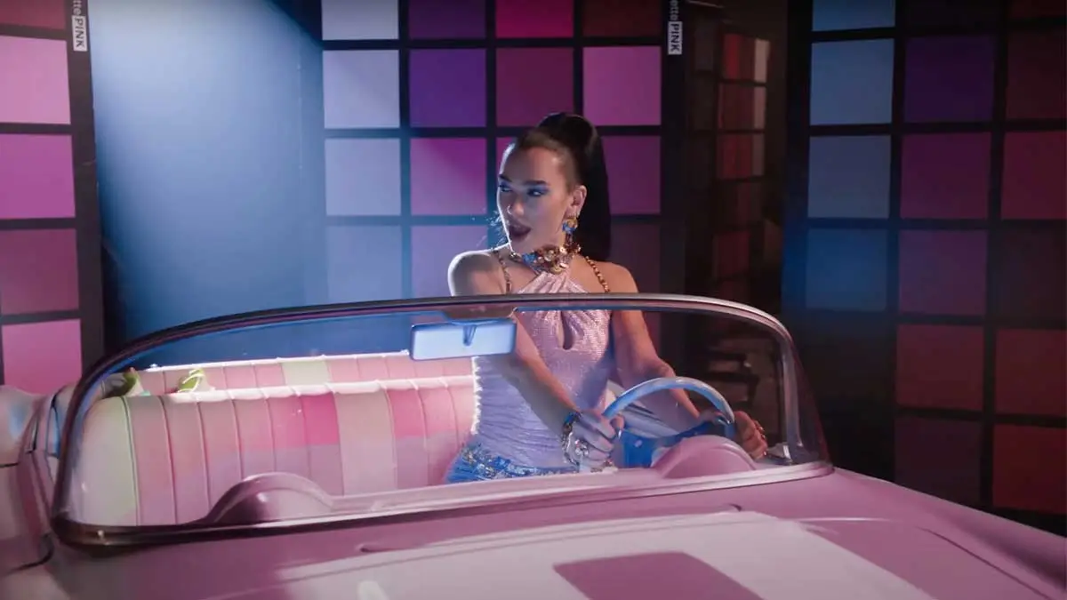 Dua Lipa estrena Dance The Night, su canción con Barbie. 