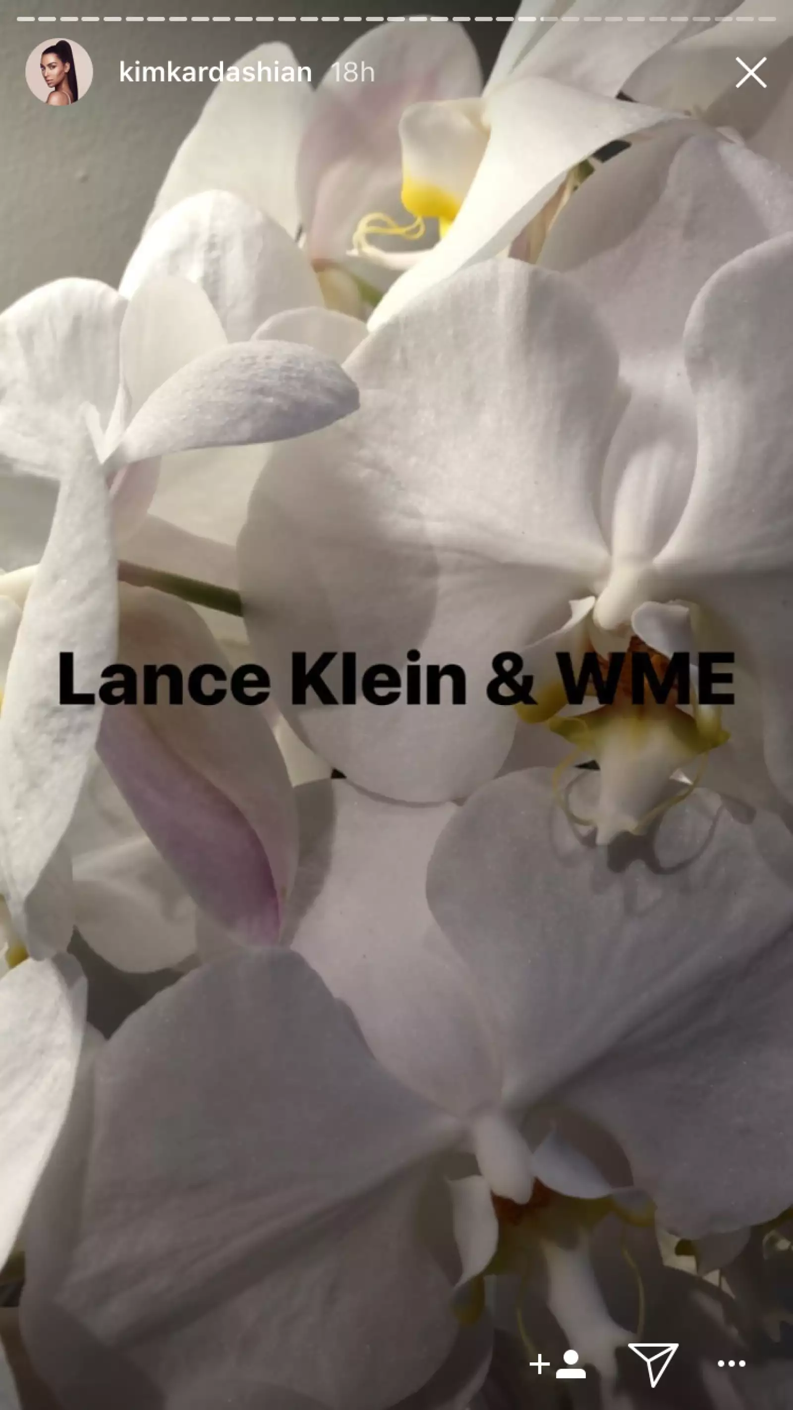 Kim Kardashian recibió decenas de flores por su cumple 37