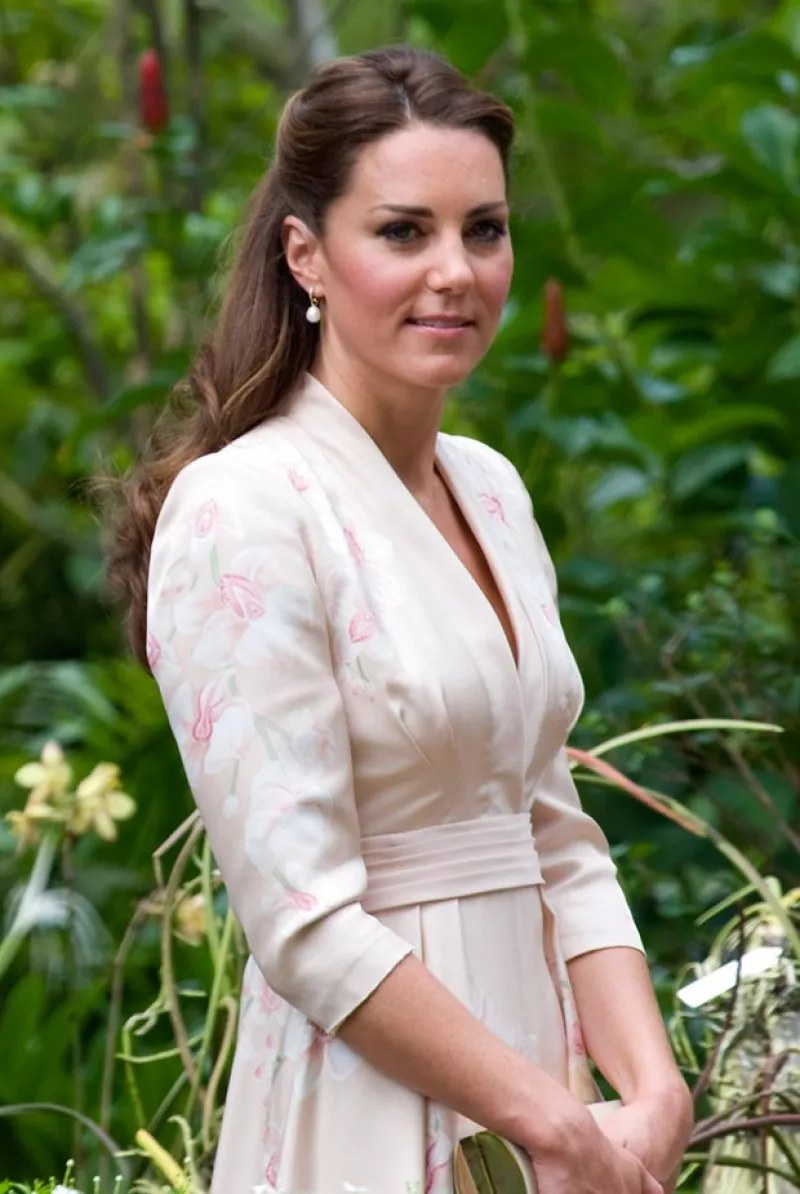 Hace unas semanas la Duquesa ganó el premio de la persona más bella sin maquillaje, ahora, su cabellera es la que se supera a otras famosas como Michelle Obama.