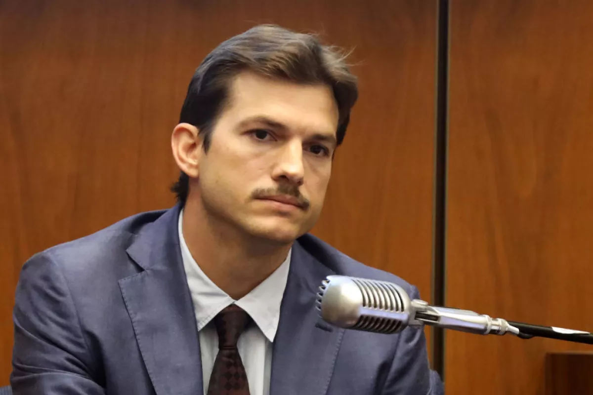 Ashton Kutcher 